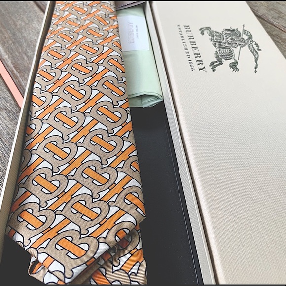 🔥TB MONOGRAM🔥💯🆕HOUSE OF BURBERRY SIGNATURE MOTIF PRINT TIE🔥 - Picture 2 of 16